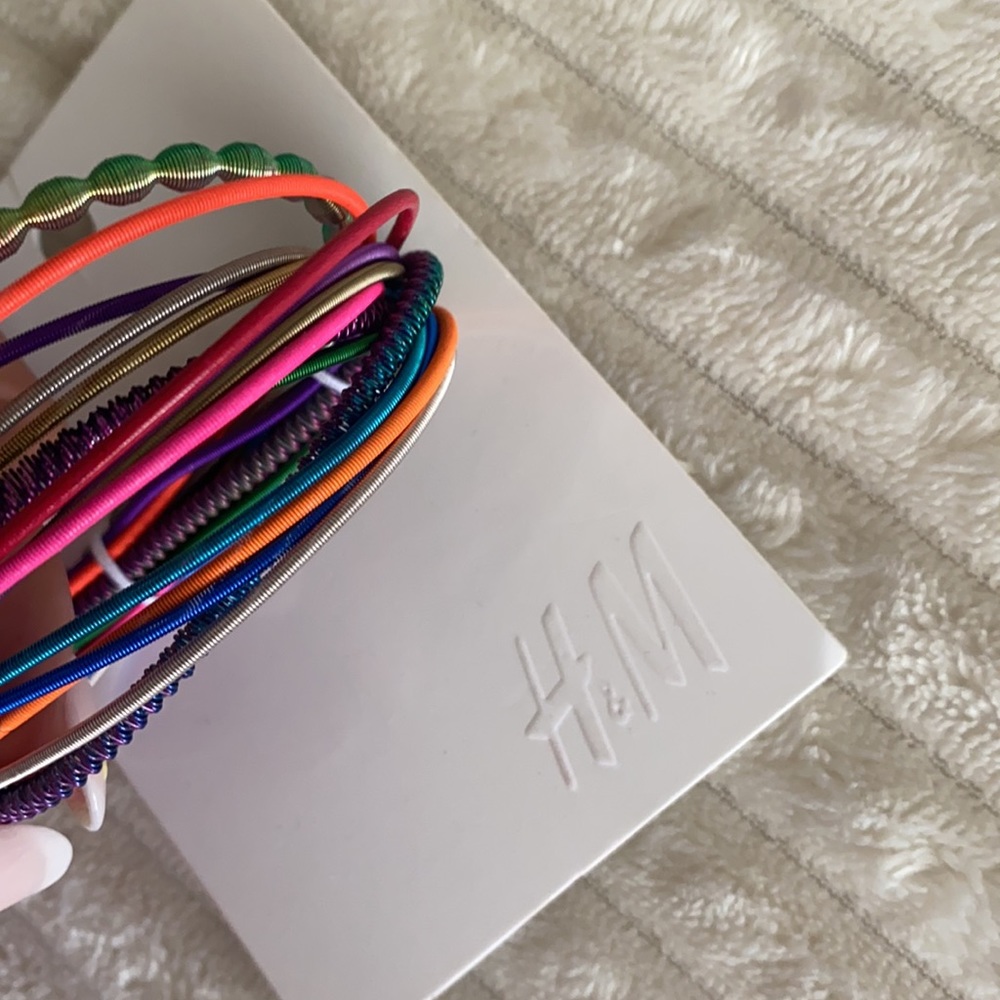 H&M BRACELETS - Picture 2 of 2
